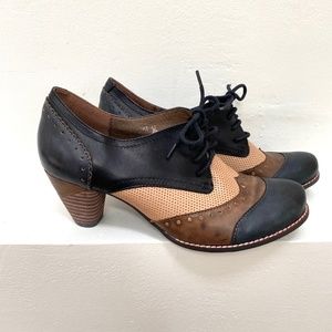 L’artiste Bardot Spring Step Colorblock Black/Tan Leather Heeled Oxfords Euro 41